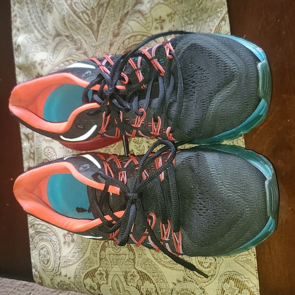 Nike shoes - Picture 2 of 7